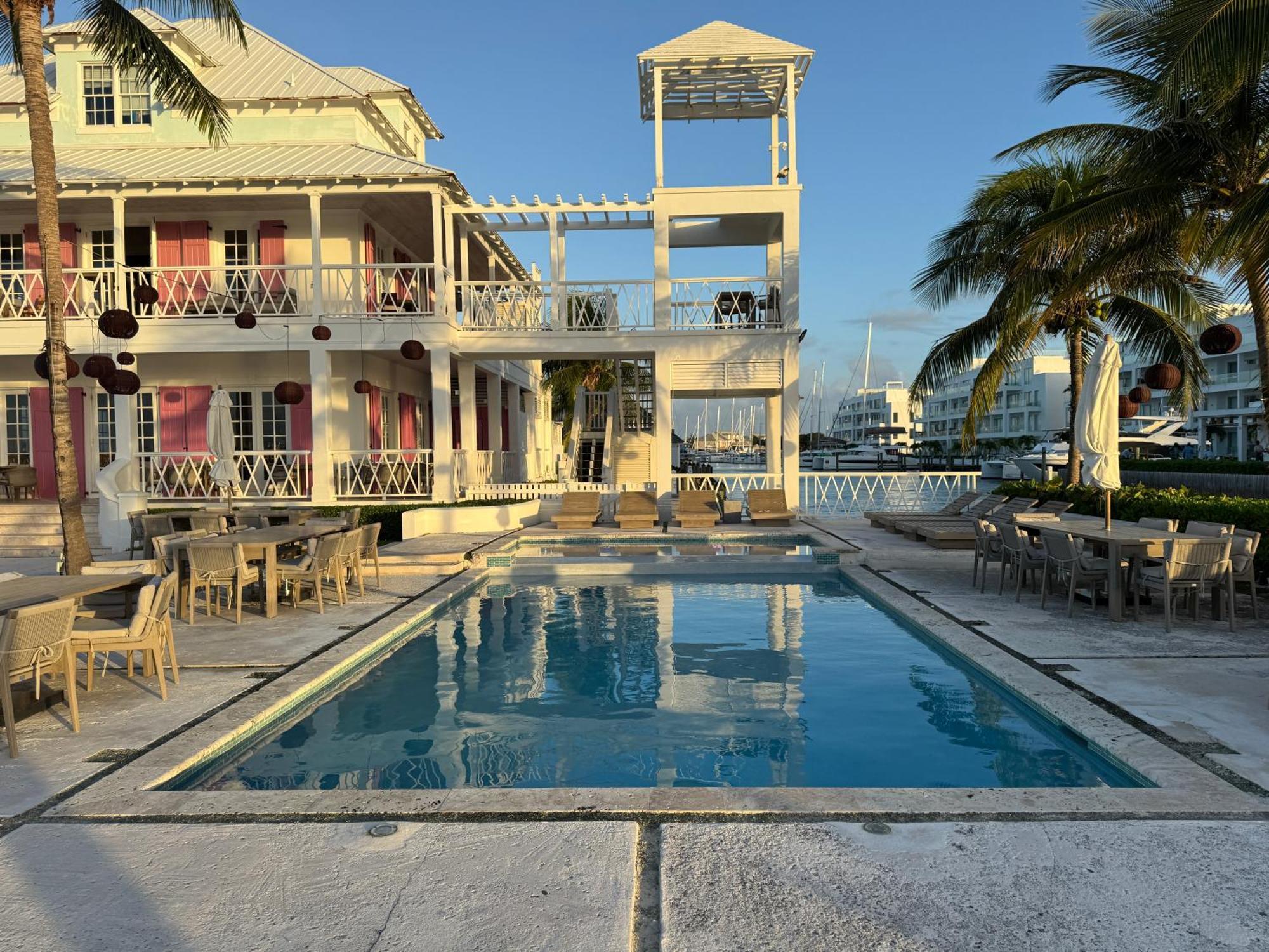 New Luxury Waterfront Condo, Palm Cay, The Bahamas Apartamento *
