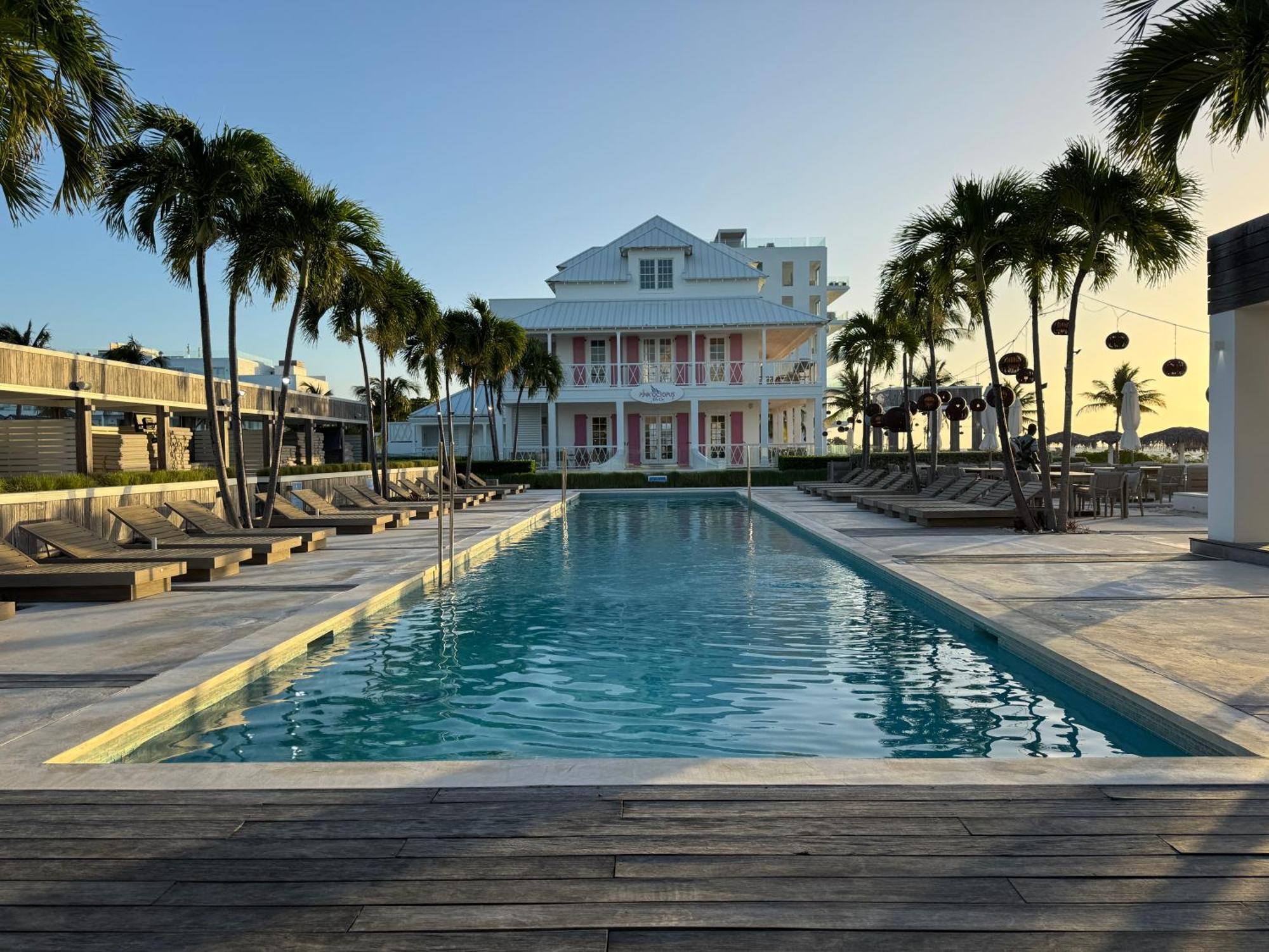 New Luxury Waterfront Condo, Palm Cay, The Bahamas Apartamento Nassau