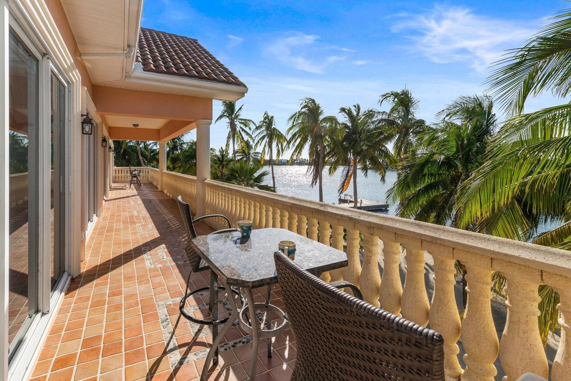 Pieces Of Eight Luxe 6br *