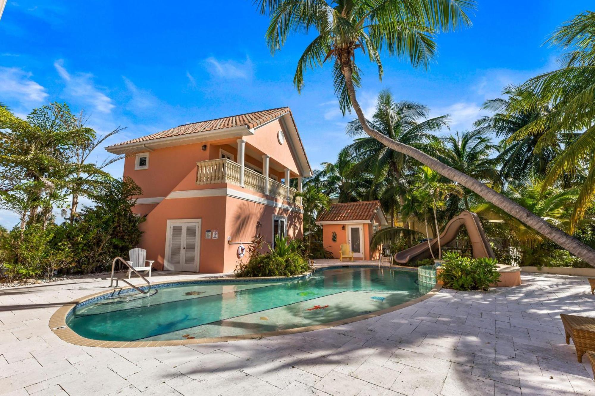 Pieces Of Eight Luxe 6br Holiday home Driftwood Village
