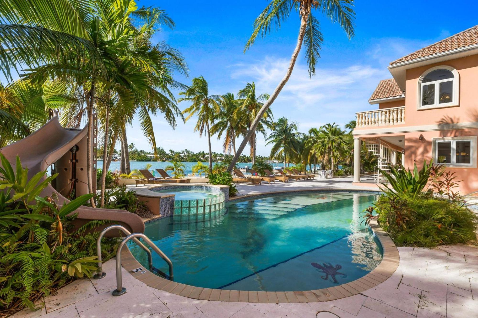 Holiday home Pieces Of Eight Luxe 6br