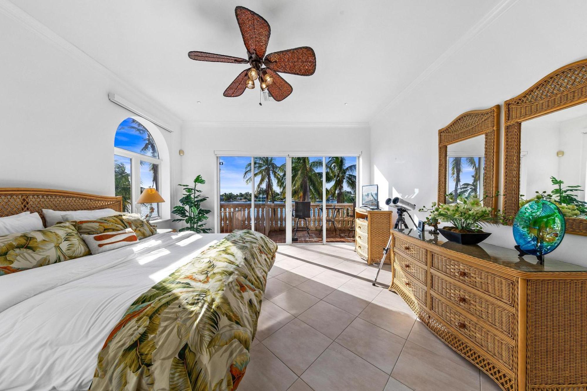 Pieces Of Eight Luxe 6br Holiday home *