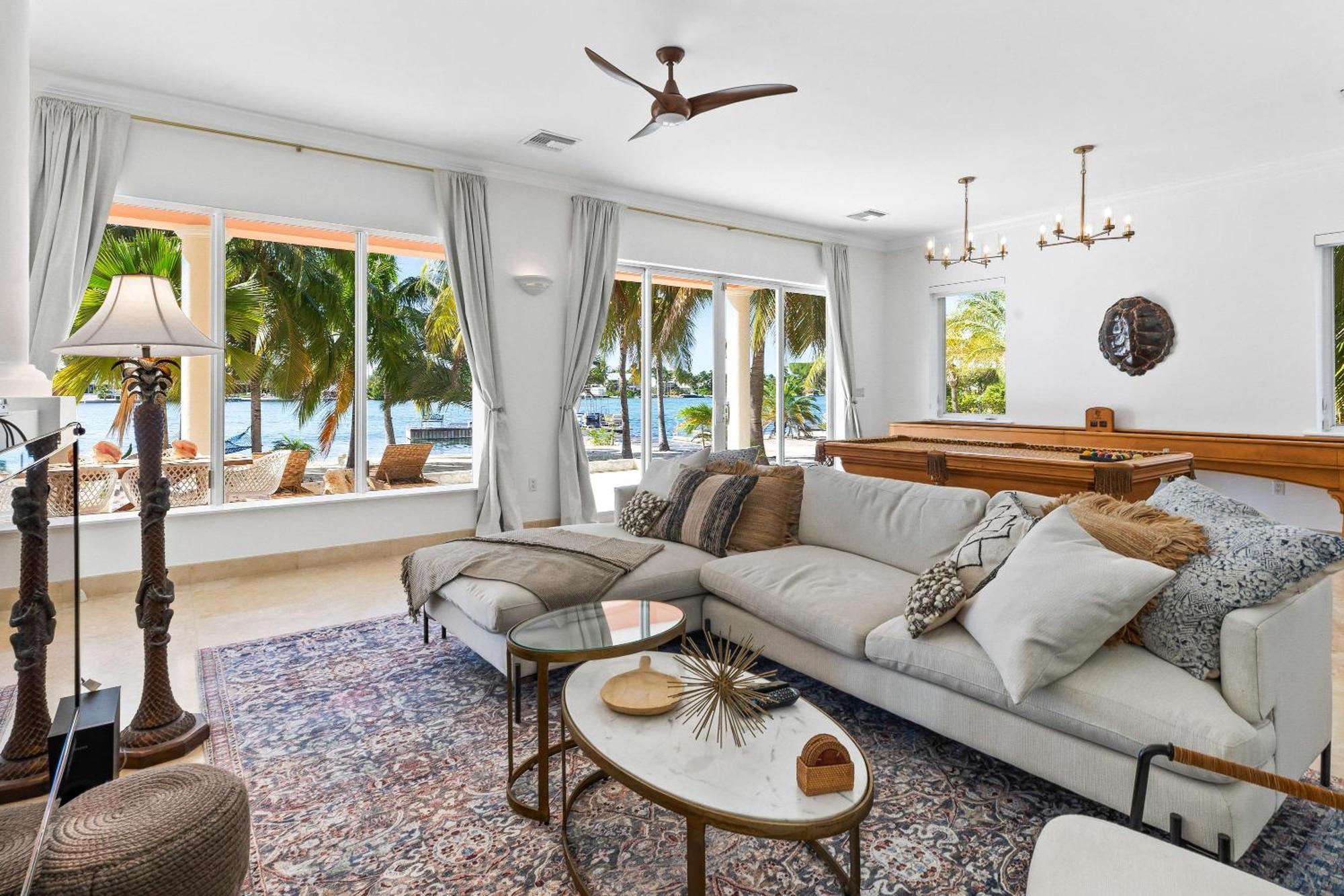 Pieces Of Eight Luxe 6br Holiday home *