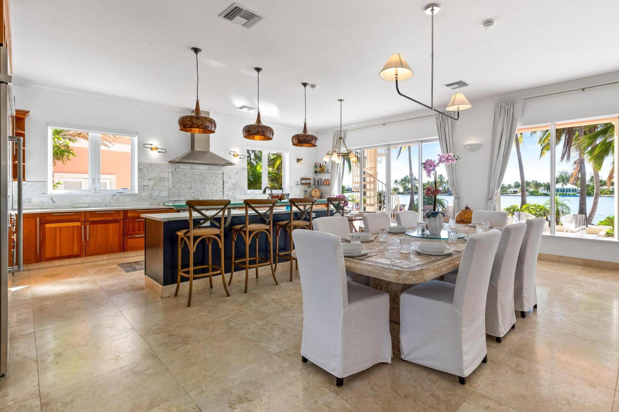 Pieces Of Eight Luxe 6br Holiday home Driftwood Village