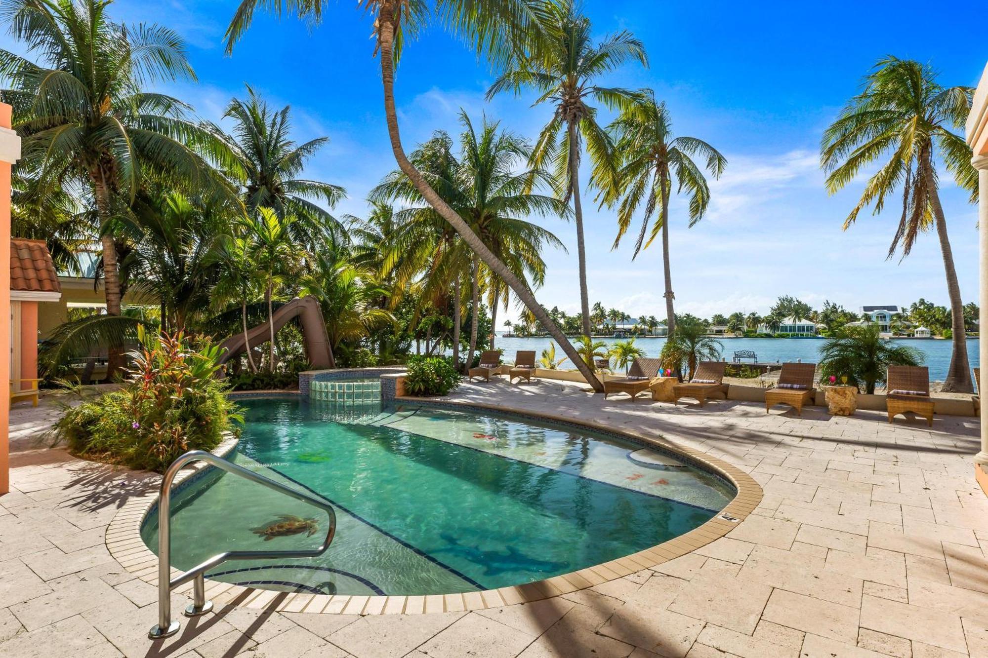 Pieces Of Eight Luxe 6br Holiday home