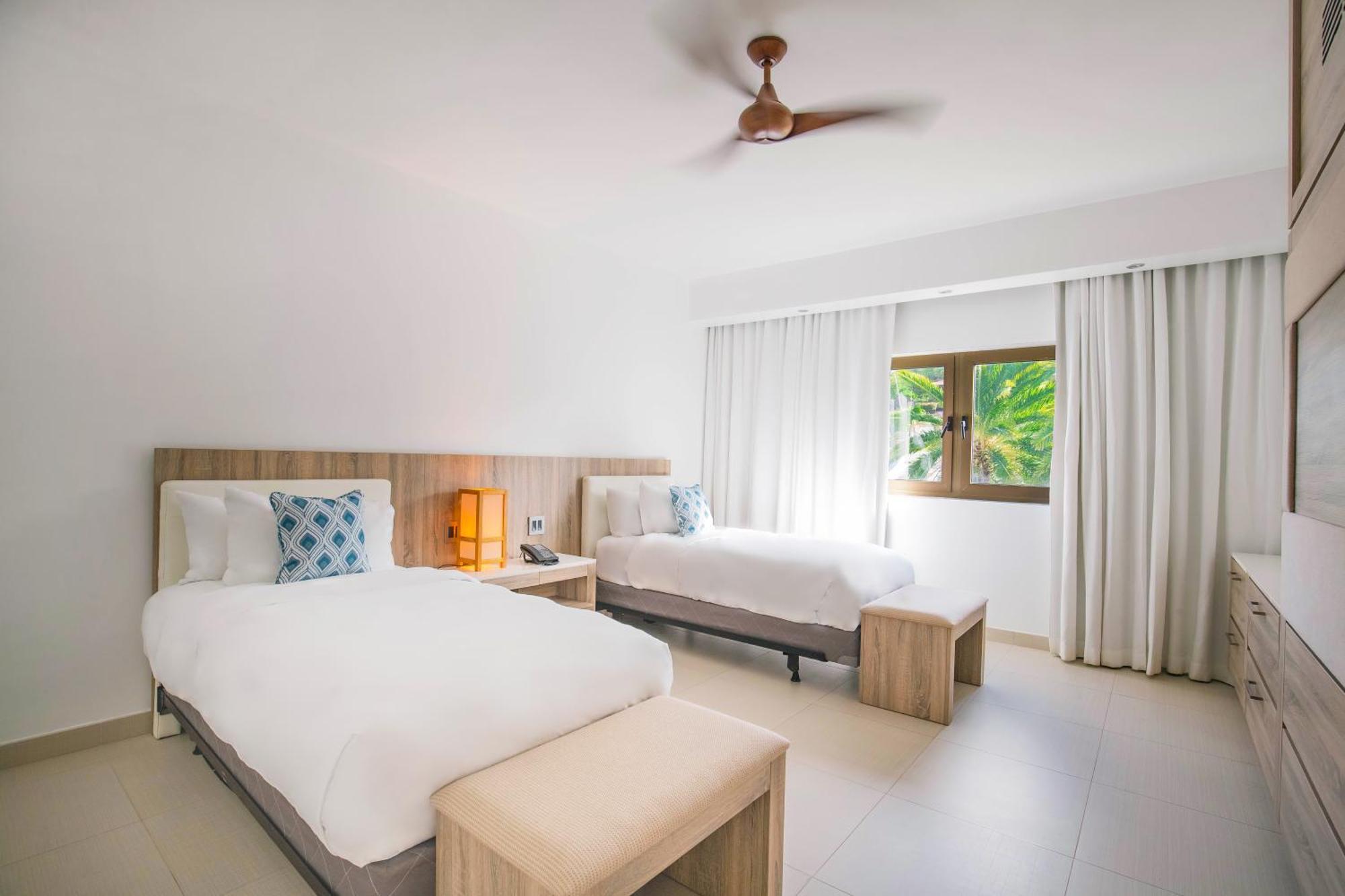 Resort Hodges Bay &