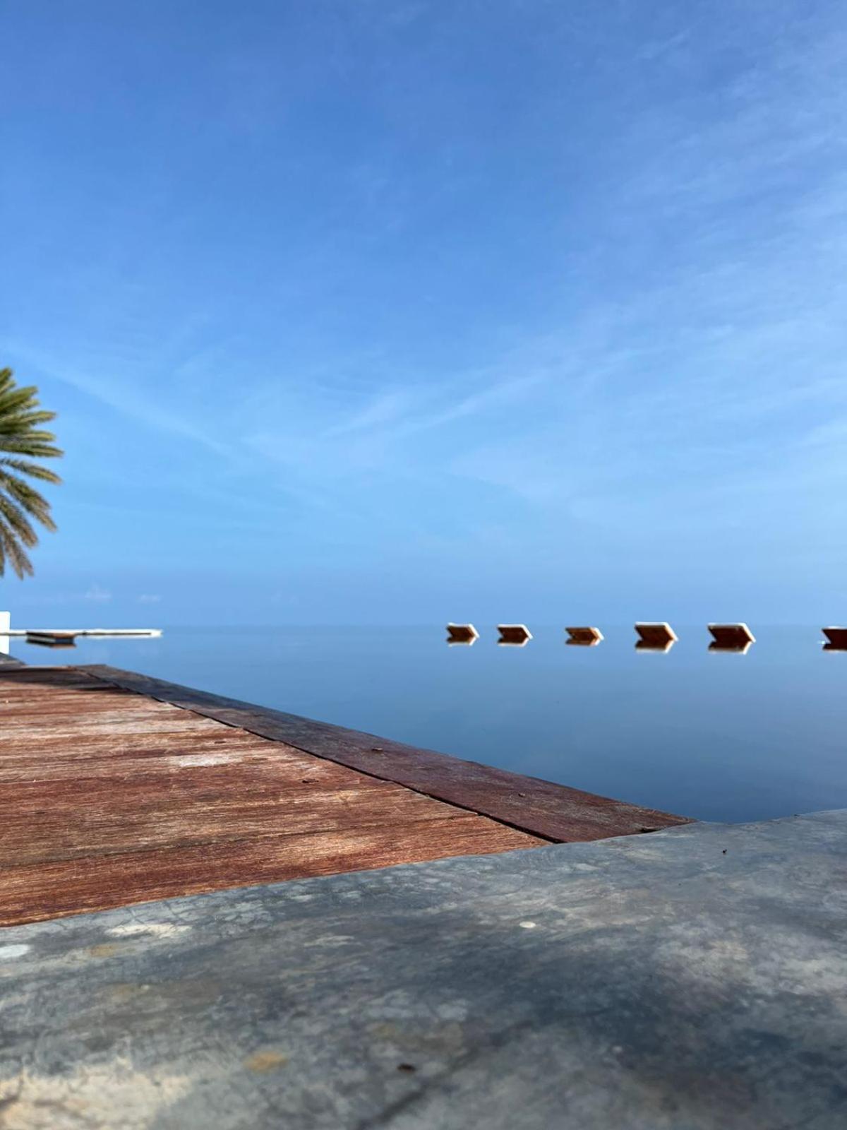 Hodges Bay & Resort