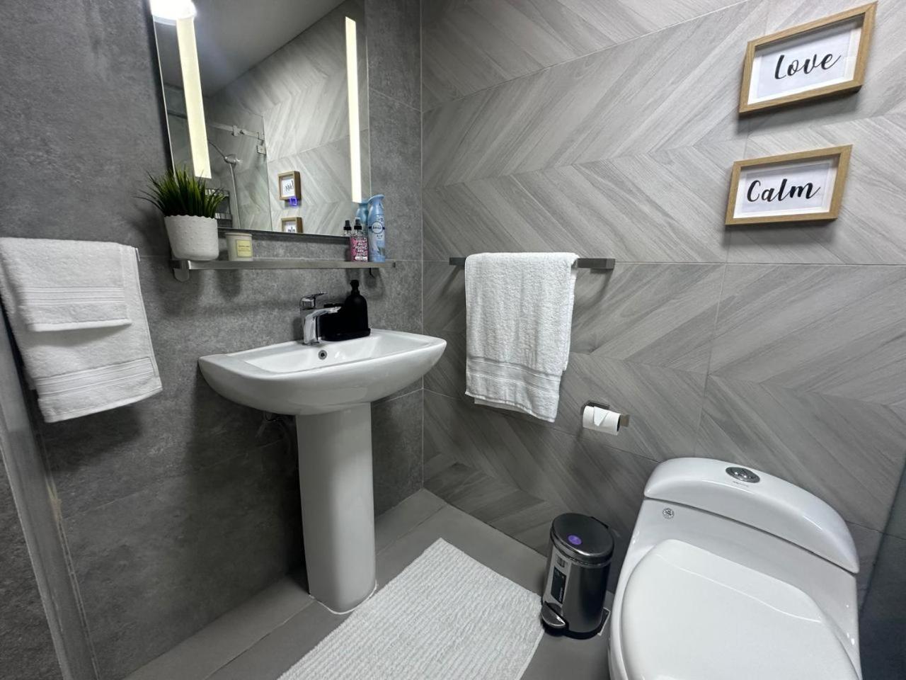 Luxury 2 Bedroom Apt, 1 Min Walk To Punta Popy Beach, Pool, Ac, Fast Wifi, In Terrenas *