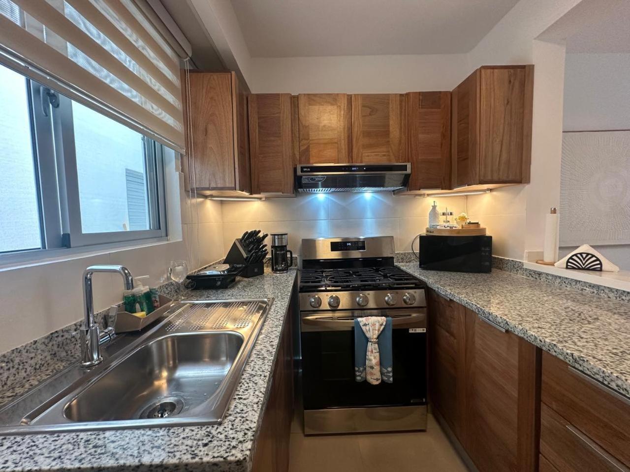 Luxury 2 Bedroom Apt, 1 Min Walk To Punta Popy Beach, Pool, Ac, Fast Wifi, In Terrenas