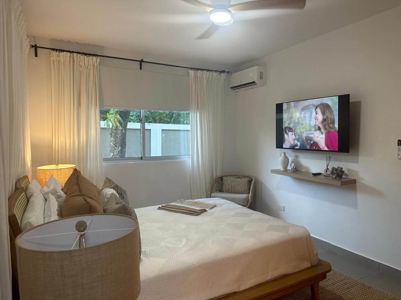 Luxury 2 Bedroom Apt, 1 Min Walk To Punta Popy Beach, Pool, Ac, Fast Wifi, In Terrenas Apartment Las Terrenas