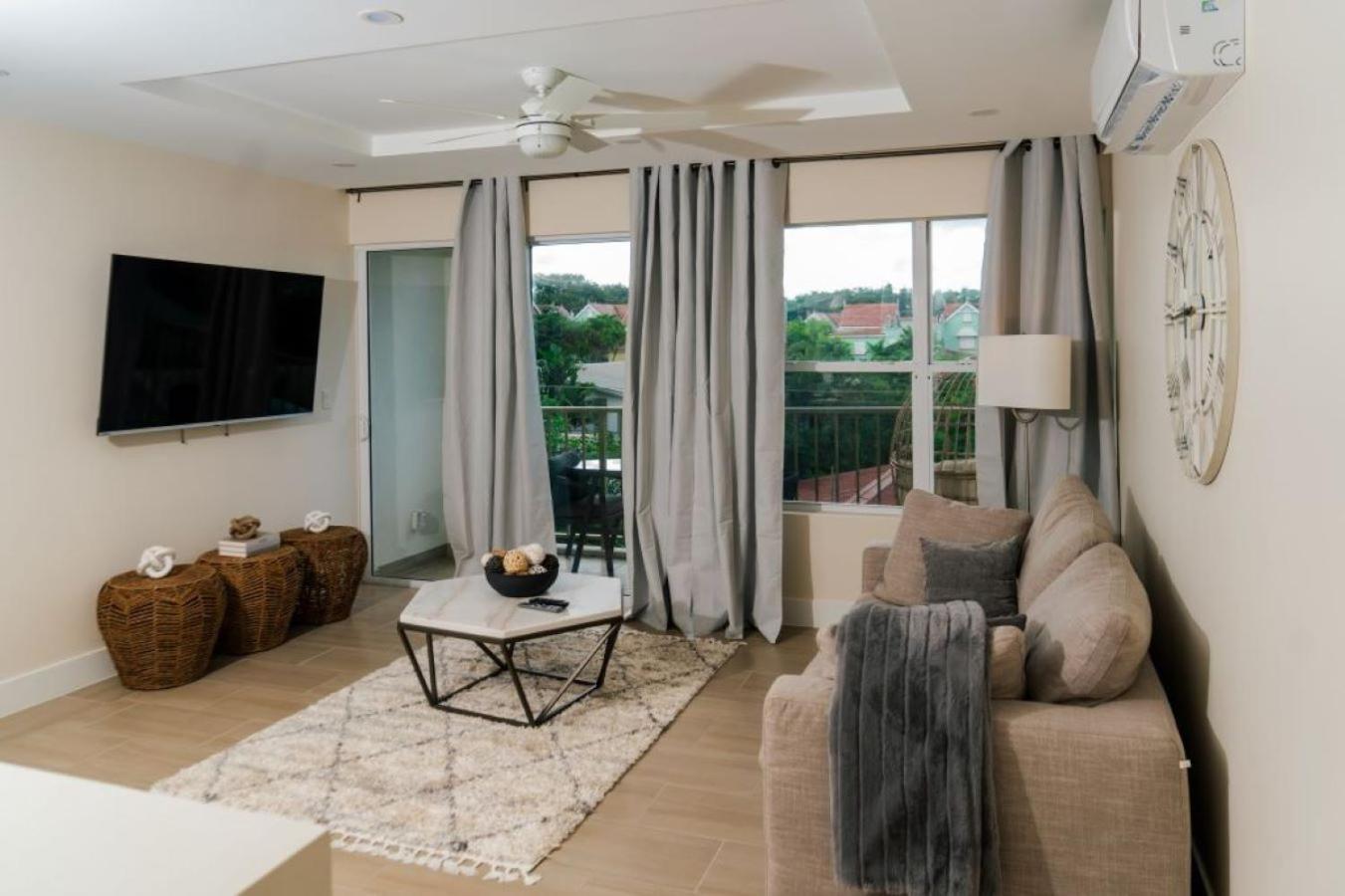 Lou Lou's Cozy Hideaway * Saint Peter