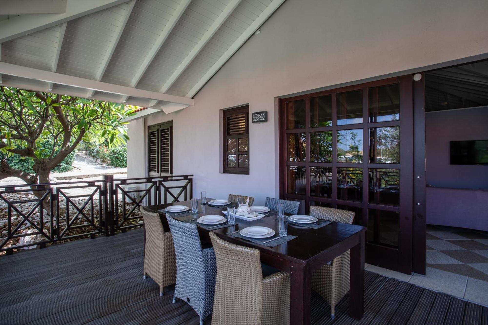 Villa's Blue Bay