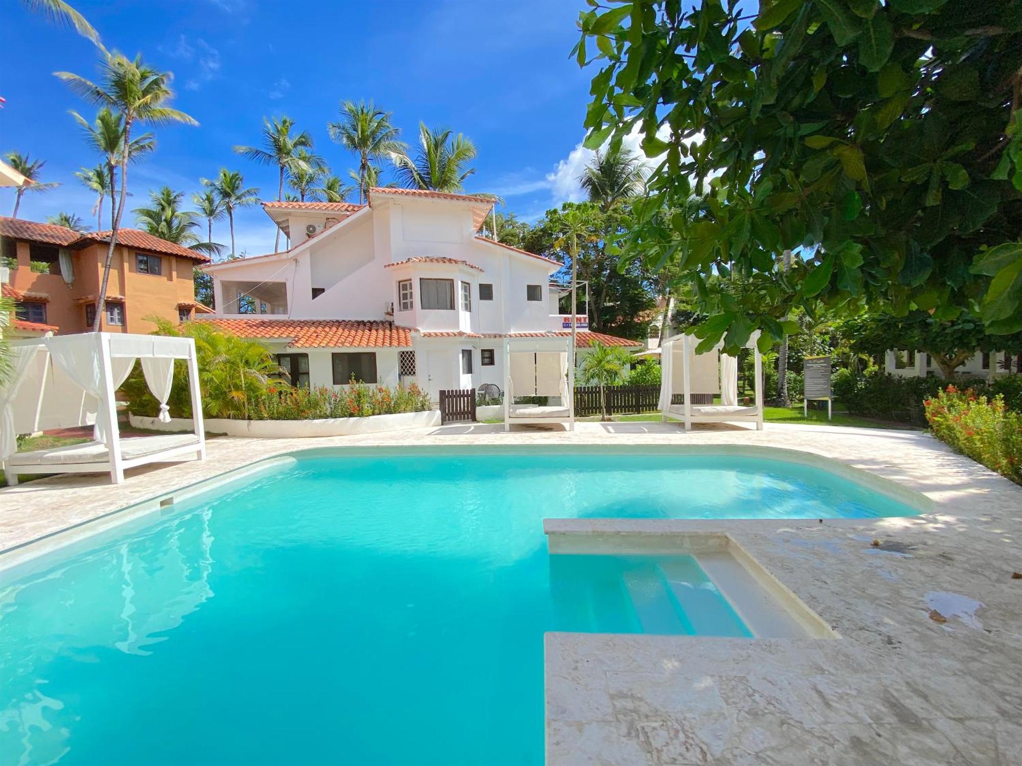 Los Corales And - Beach Club, Spa, Restaurants Hotel