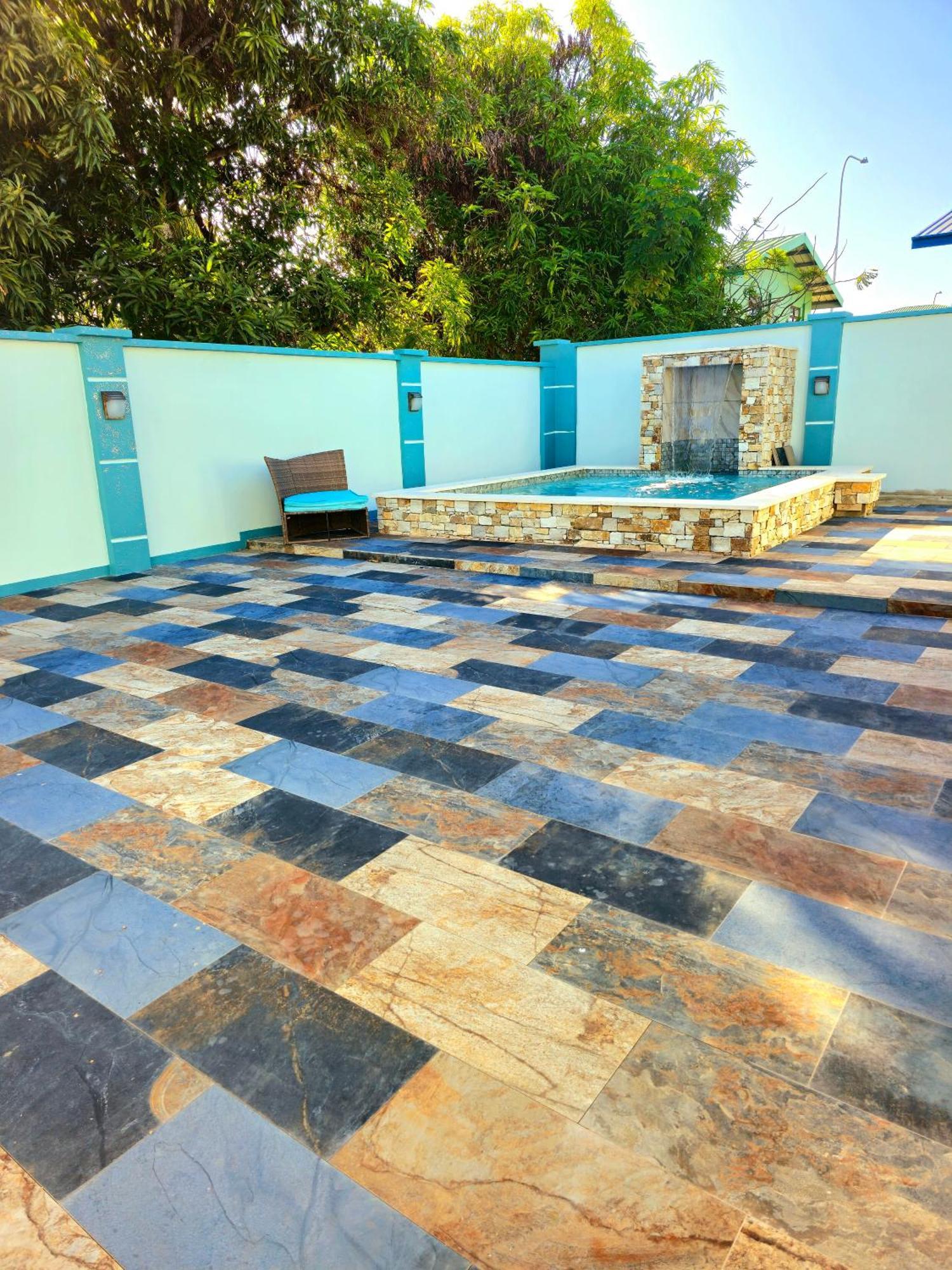 Travelholics Getaways Villa Piarco