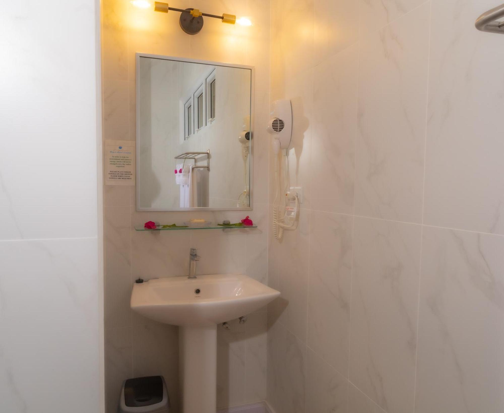 Crown Point Beach Hotel Hotel 3*