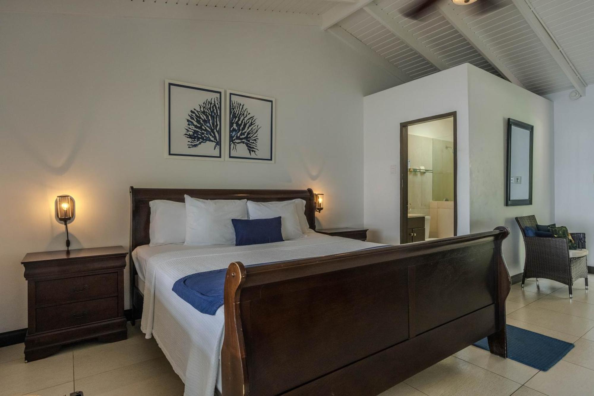 Blue Waters Hotel 4*