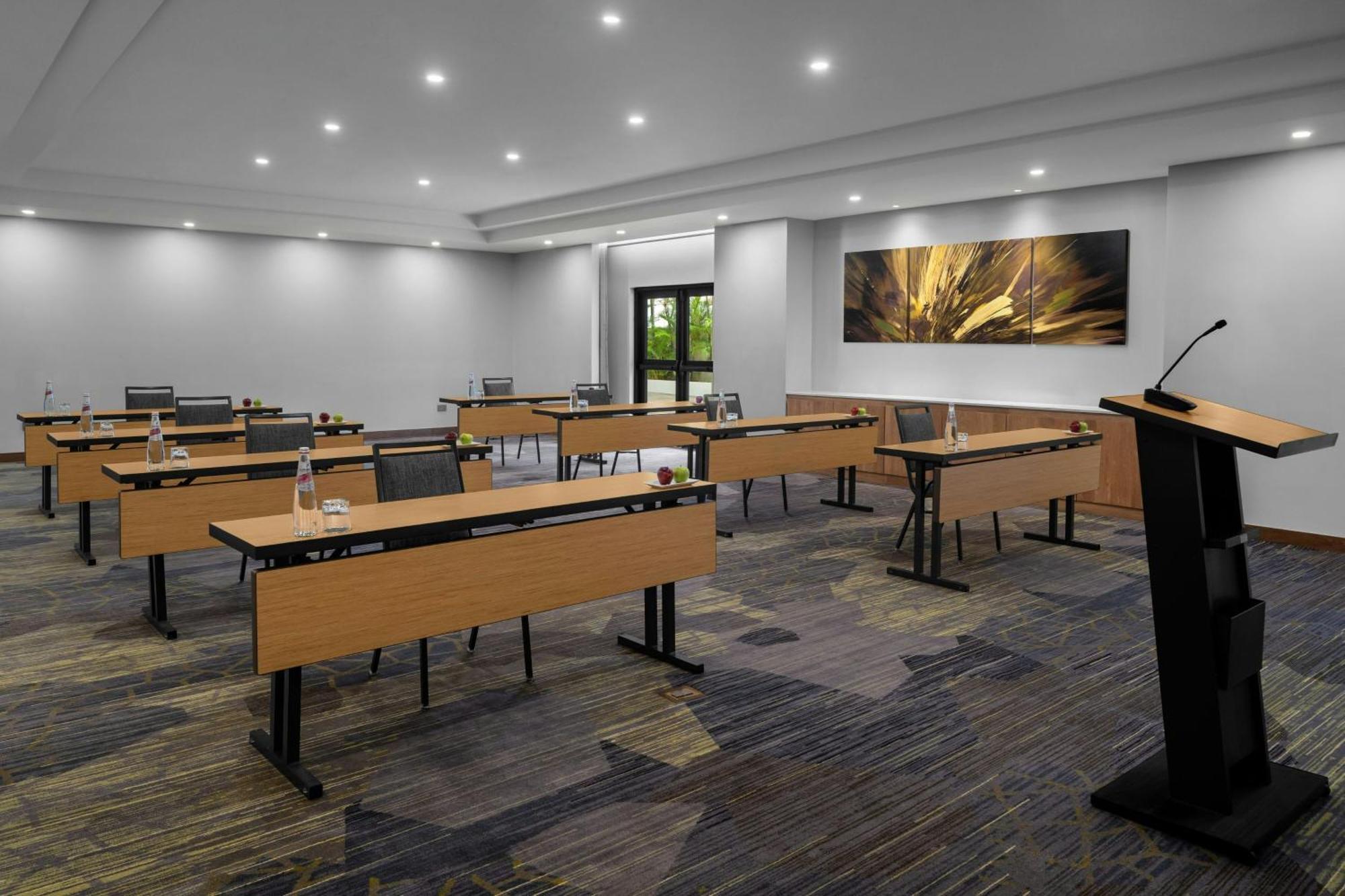 Courtyard By Marriott Hotel 3*