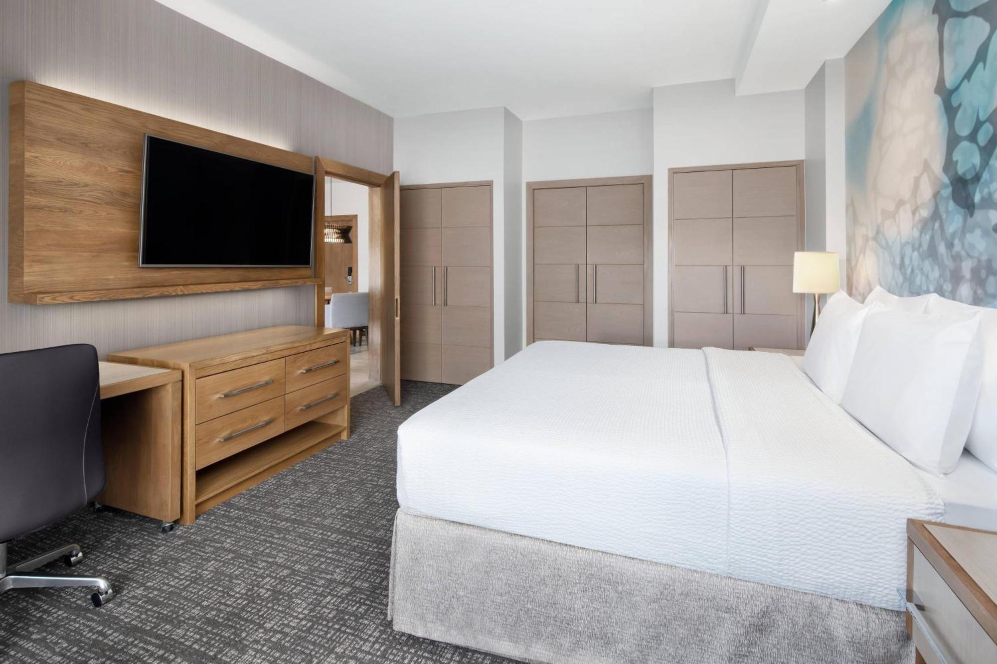 Courtyard By Marriott Hotel