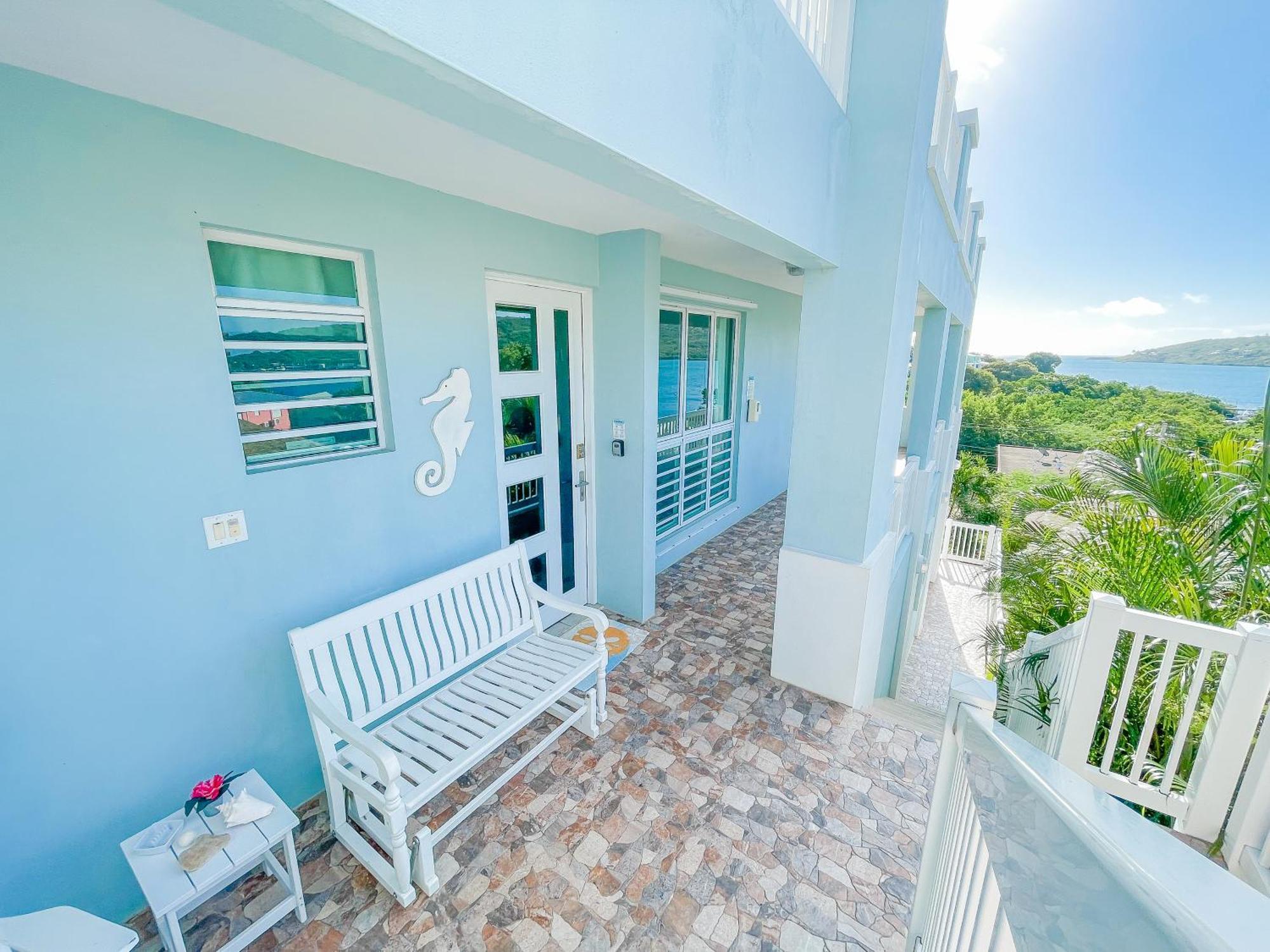 Island Charm Culebra & *