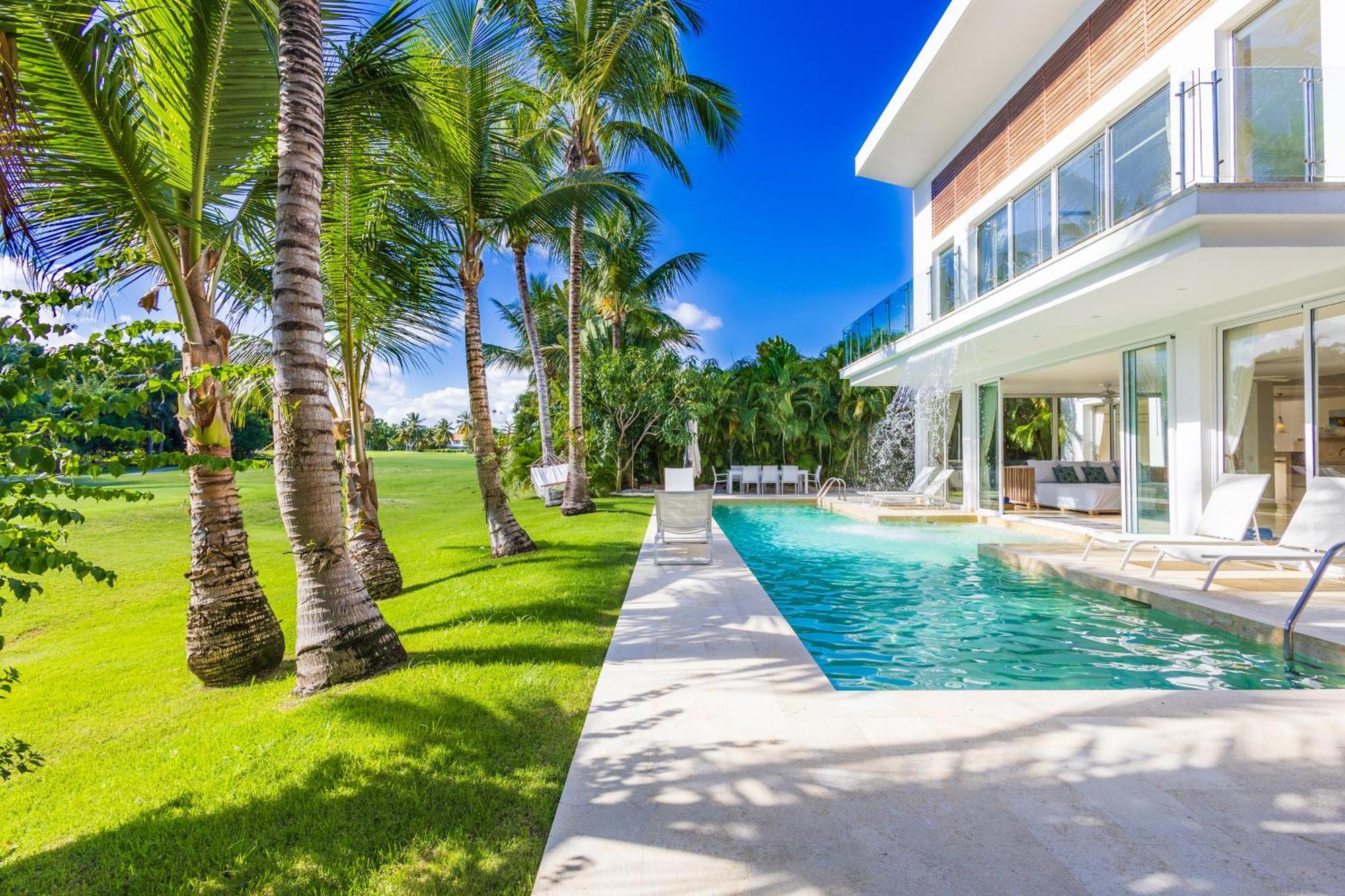 Luxury In - Exclusive Waterfall With Private Pool, Bbq, Maid, Golf Villa *