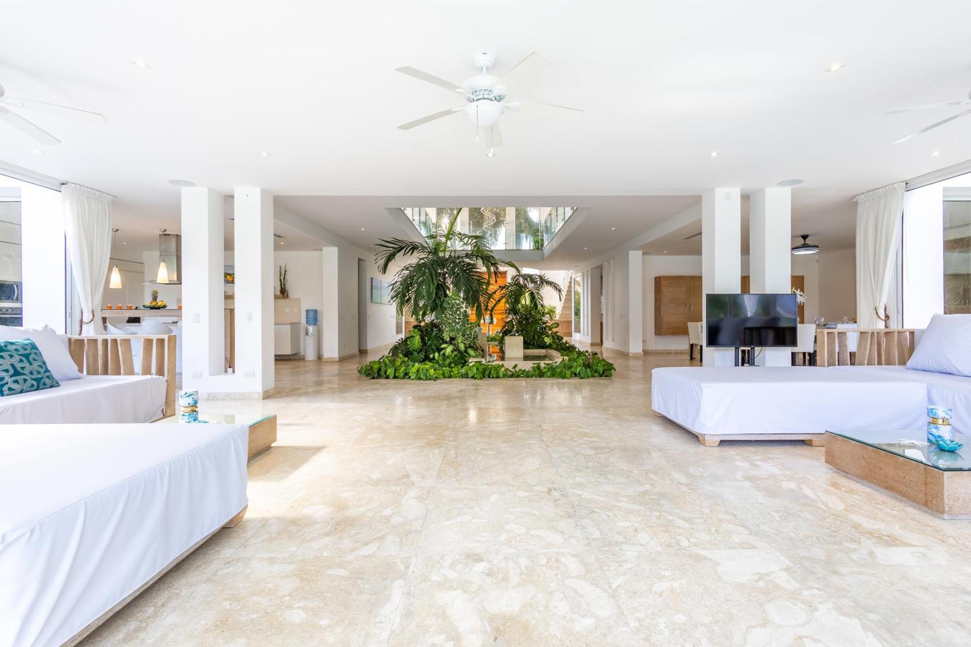Luxury In - Exclusive Waterfall With Private Pool, Bbq, Maid, Golf Villa *