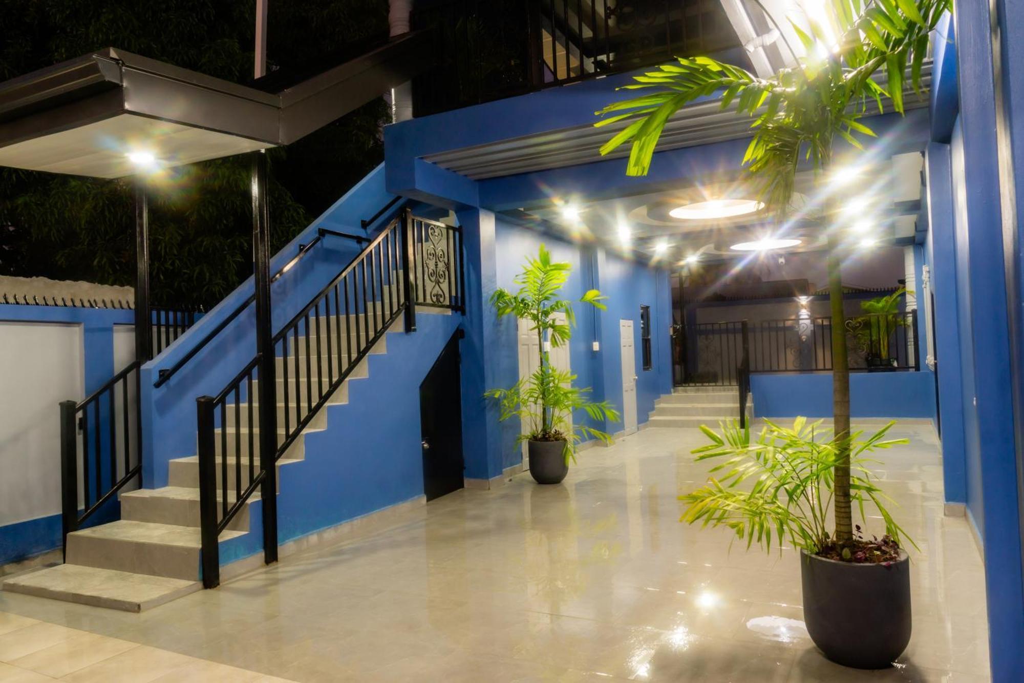 Hotel The Blue Mirage