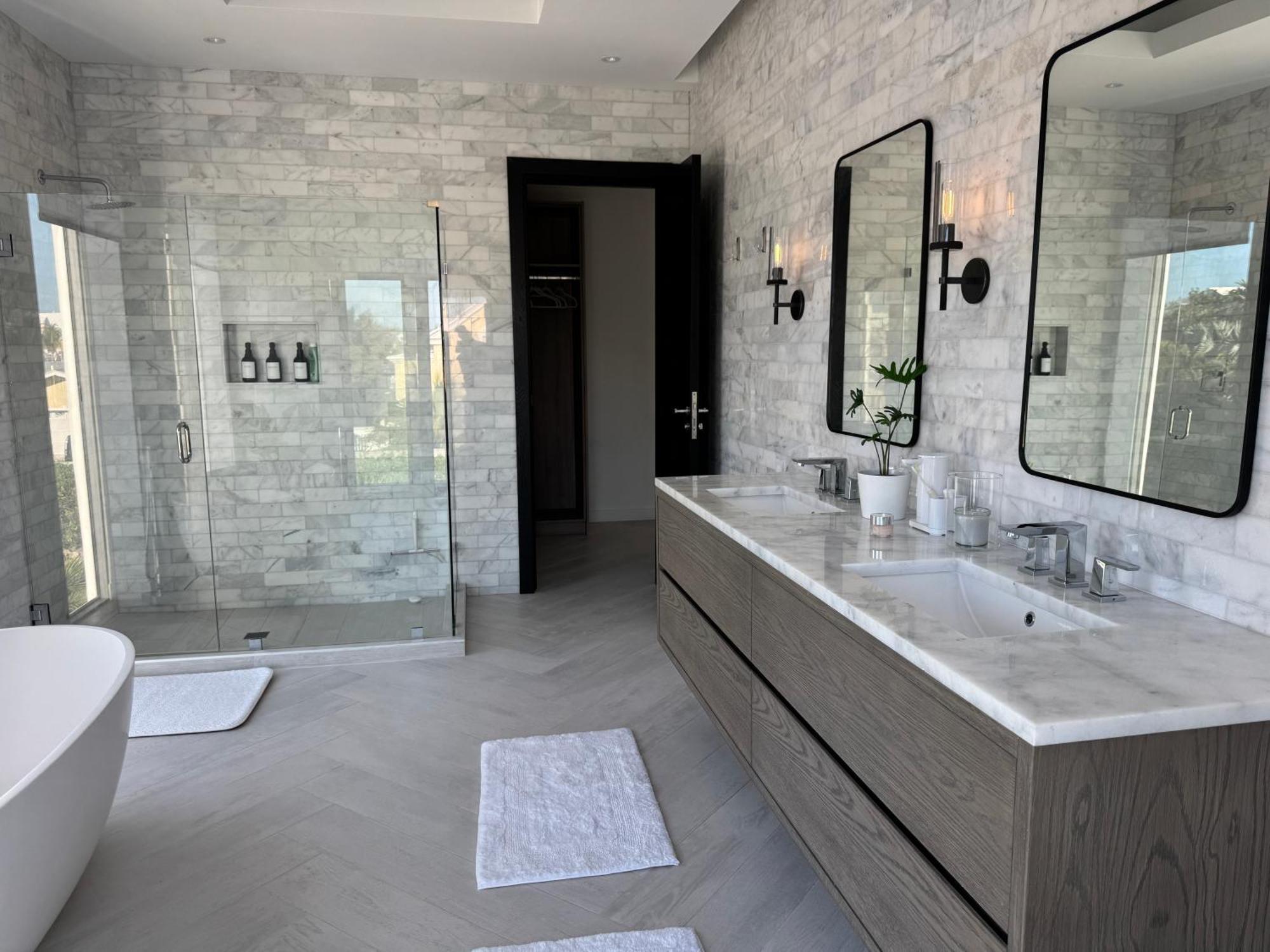 New Luxury Waterfront Condo, Palm Cay, The Bahamas Apartamento *