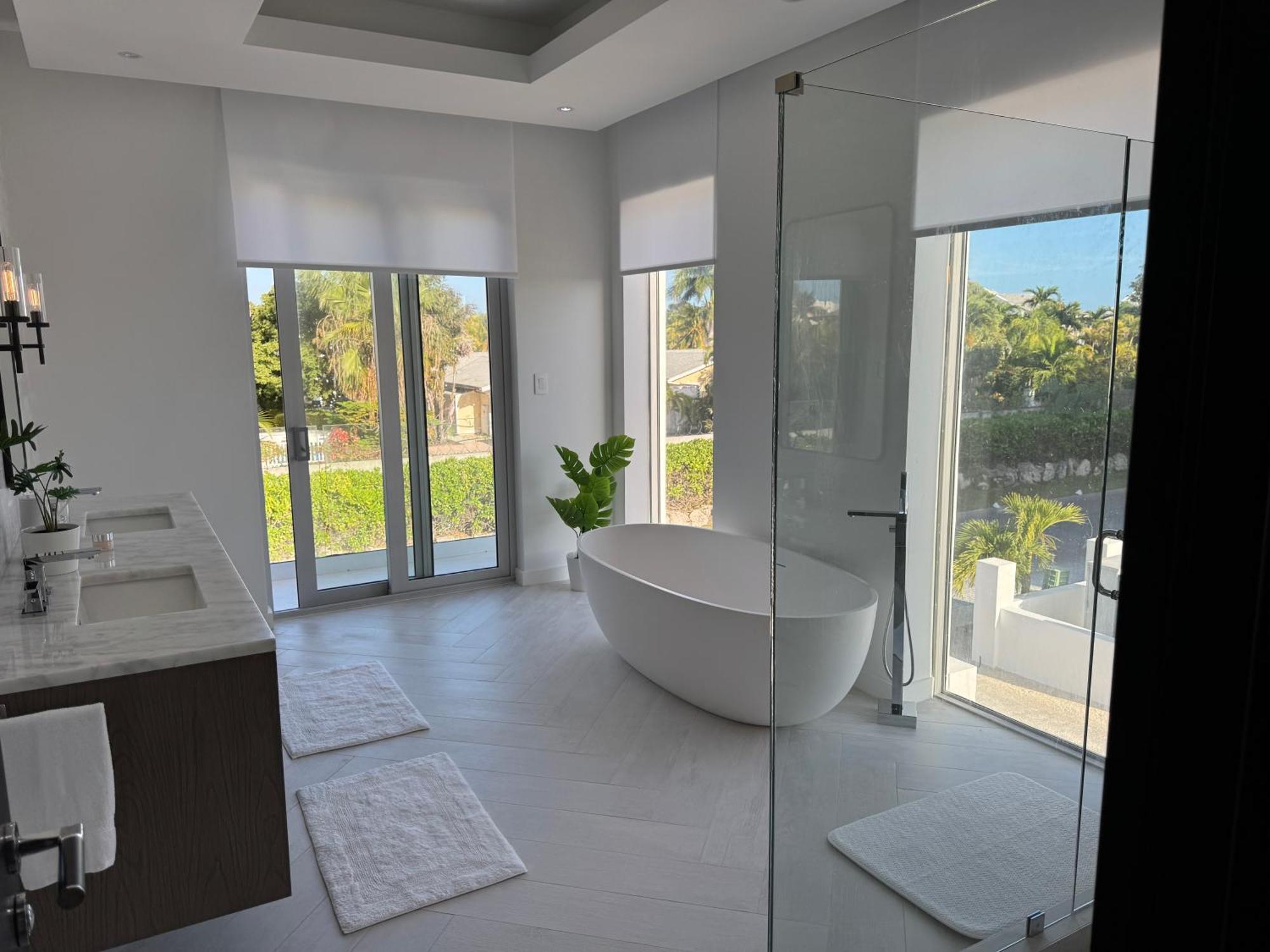 New Luxury Waterfront Condo, Palm Cay, The Bahamas *