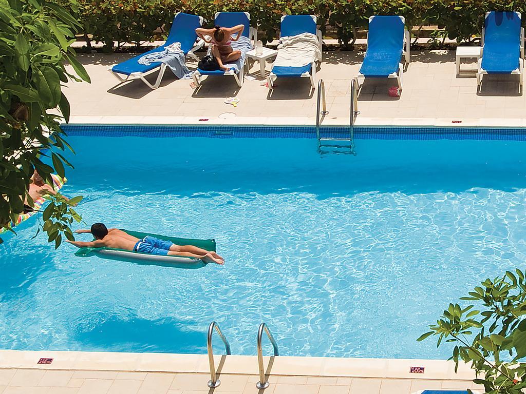Butterfly Beach Hotel 3*