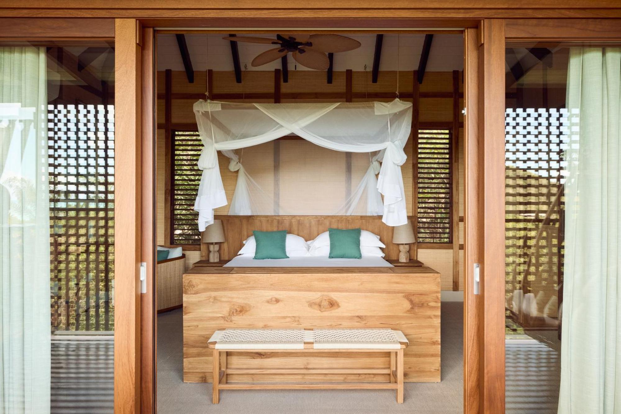 Hermitage Bay 5*