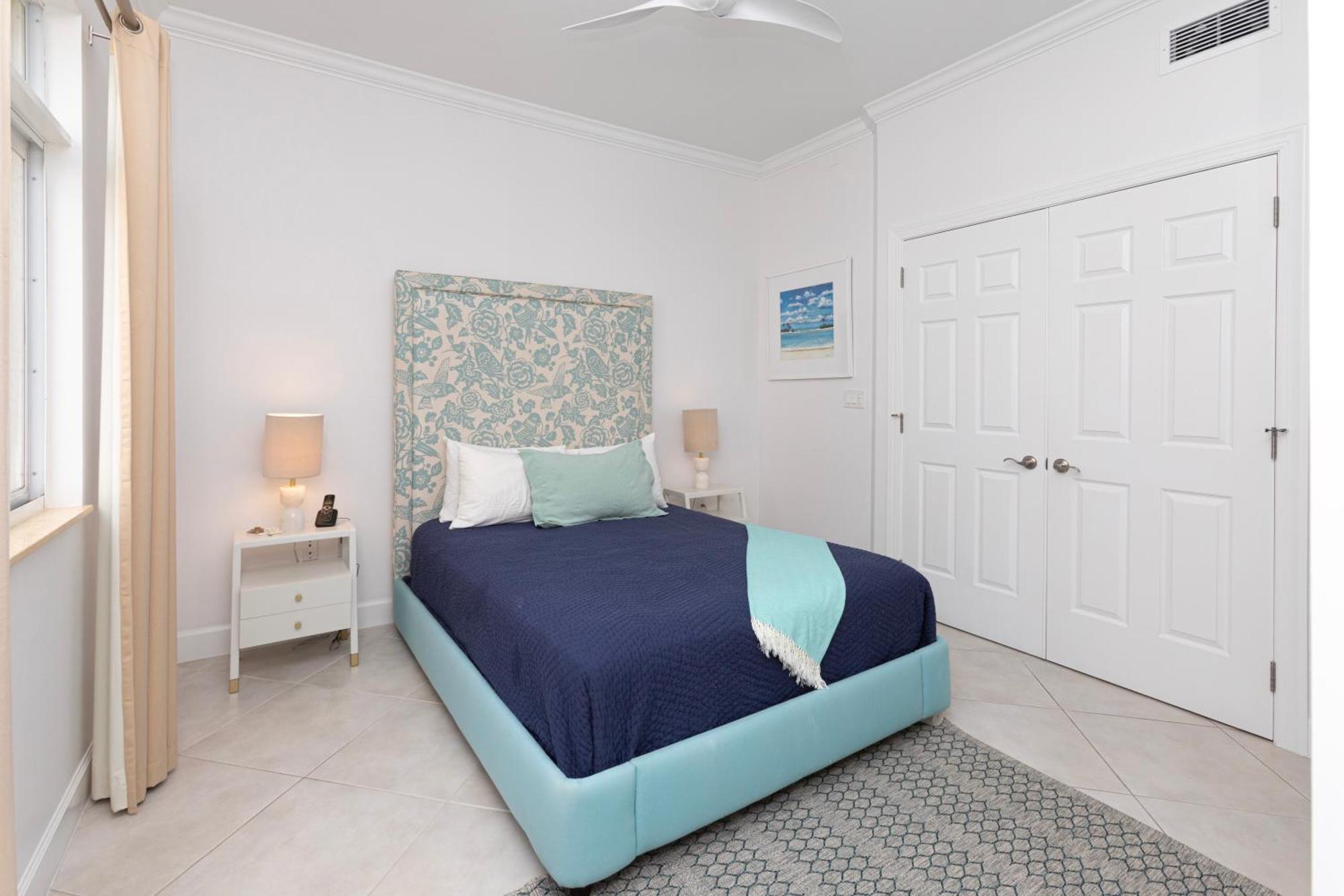 South Bay Club 17- 2 Bedroom 2 Bathroom Unit George Town