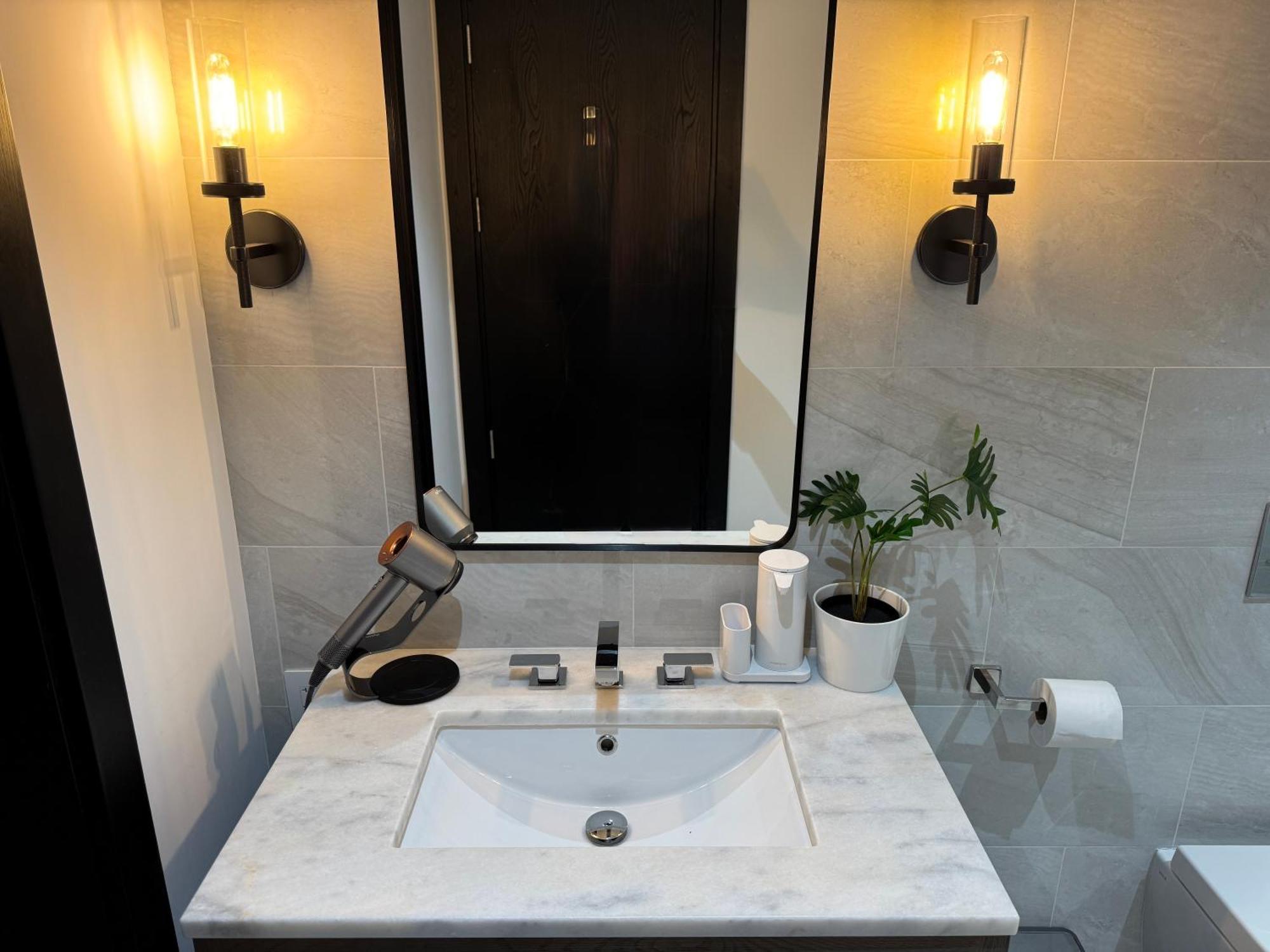 New Luxury Waterfront Condo, Palm Cay, The Bahamas Apartamento Nassau