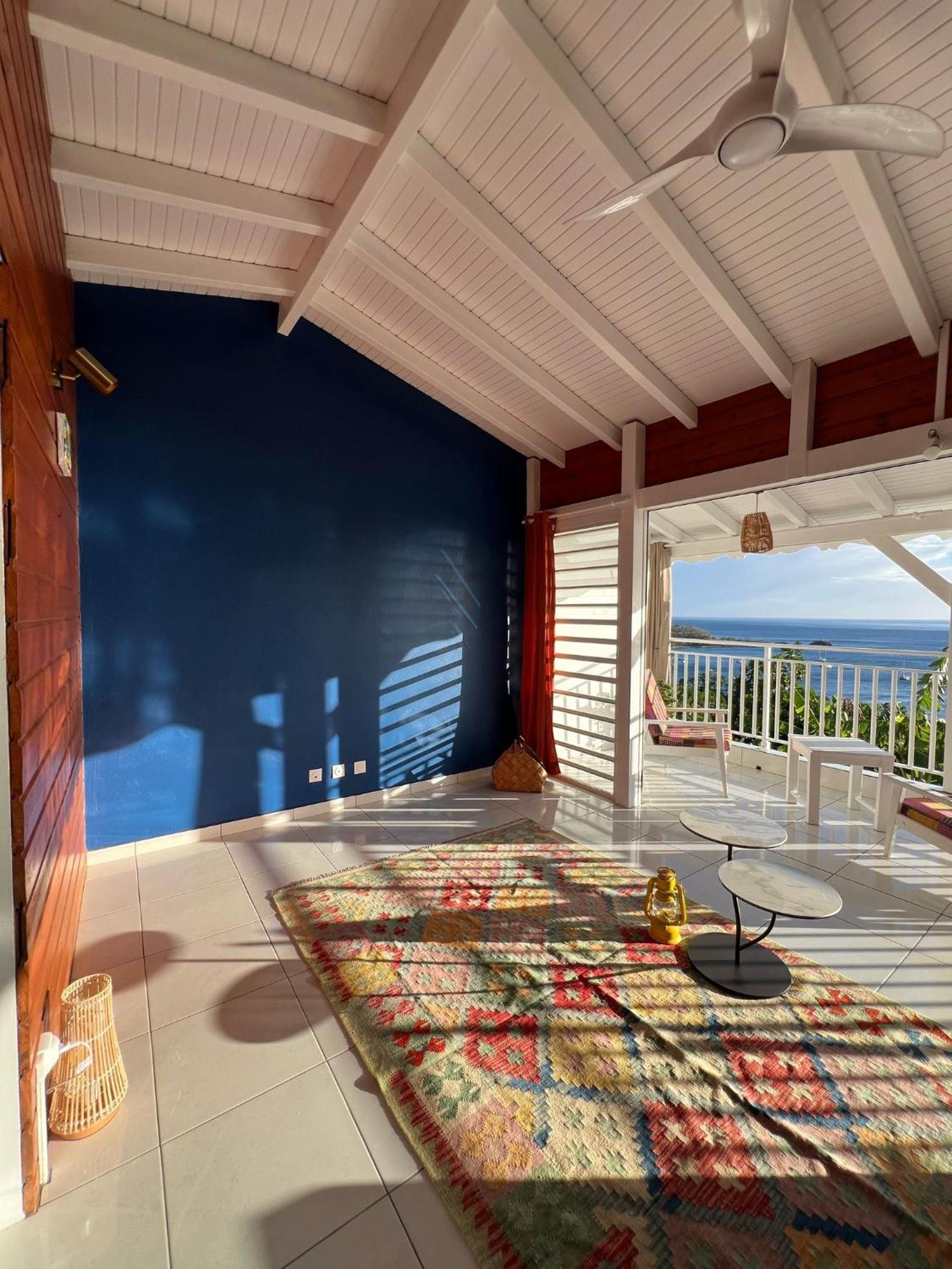 Issa Blue Vue Sur Bouillante