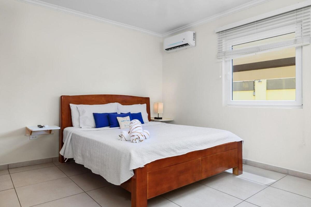 Apartment Treasures At The Pearl Eagle Palm Beach