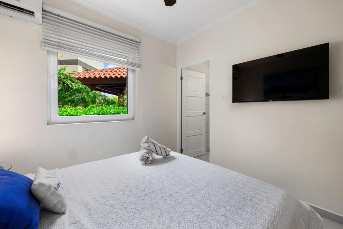 Apartment Treasures At The Pearl Eagle Palm Beach