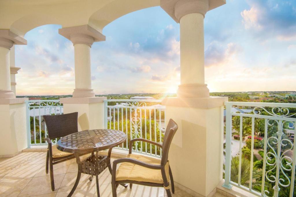 Resort Seven Stars & Grace Bay