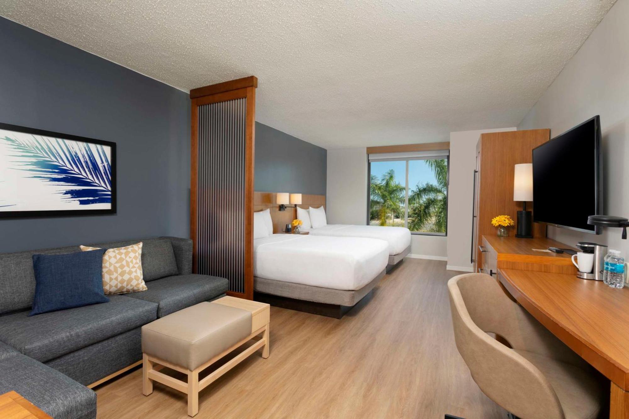 Hyatt Place Hotel 3*