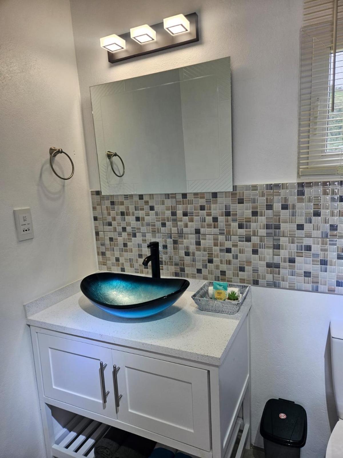 Agape Suites-room 5-2nd Floor Apartment