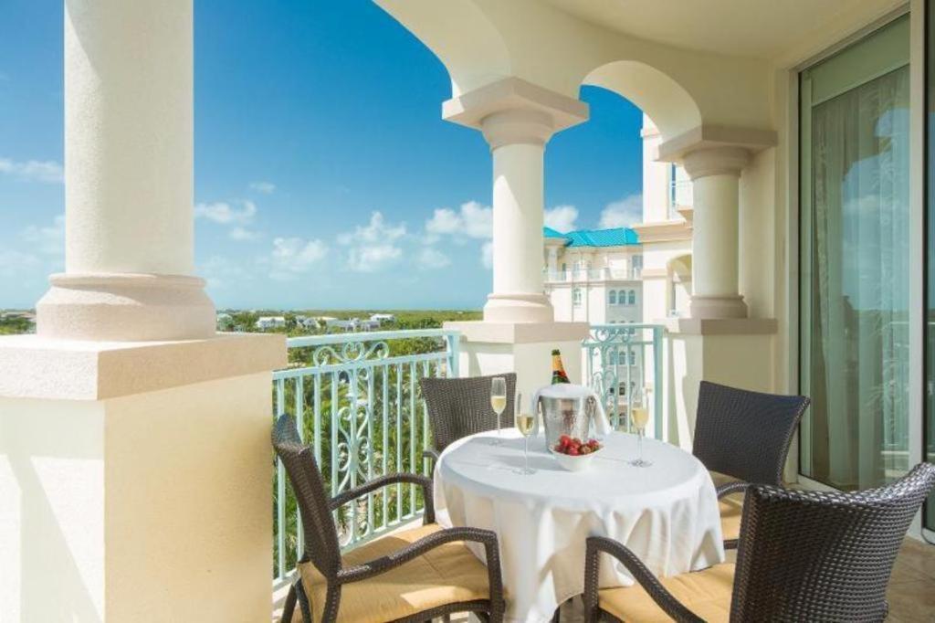 Resort Seven Stars & Grace Bay
