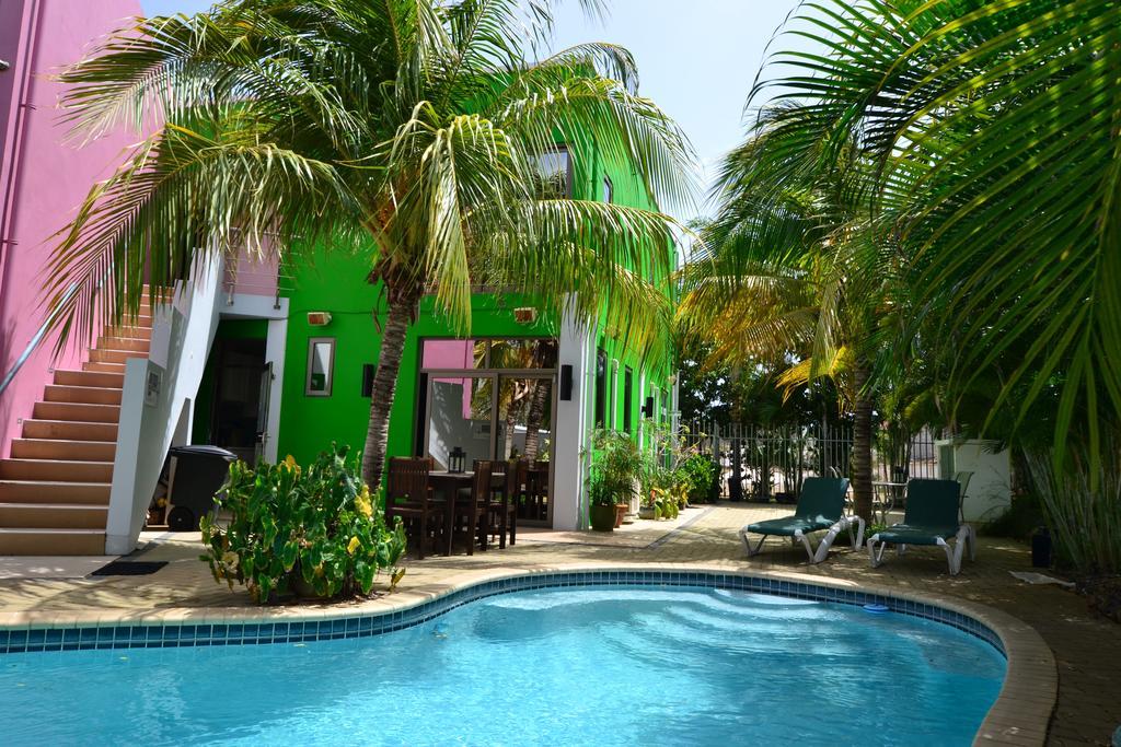 Quints Travelers Hotel