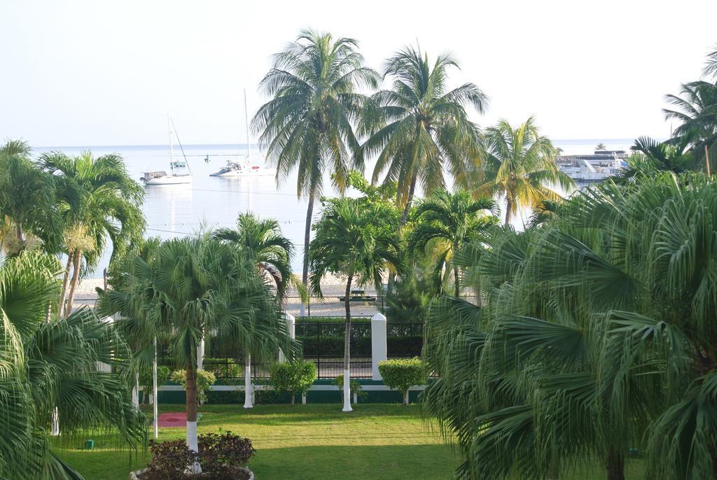 Apartment Beach One Bedroom 13