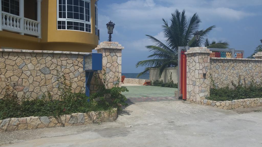 Waters Edge * Montego Bay