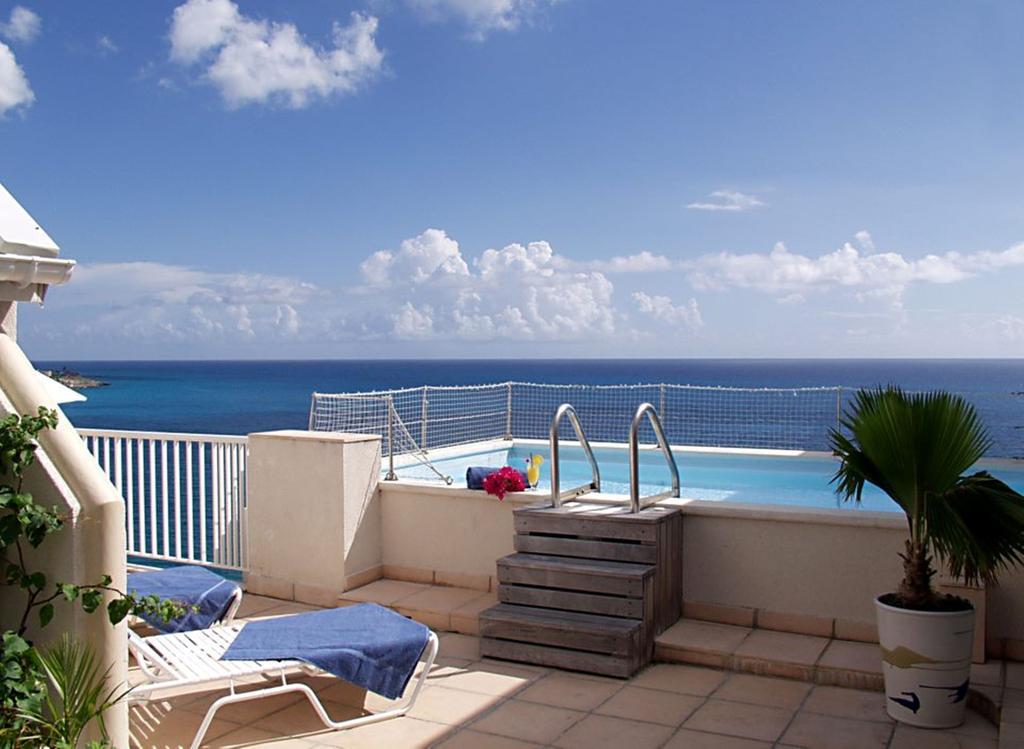 Sapphire Beach Club