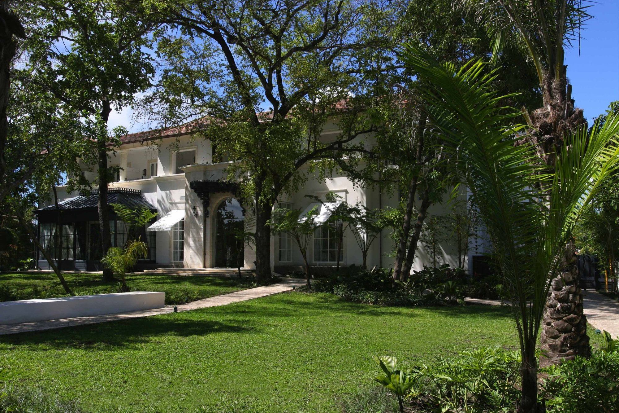 Casa Colonial &