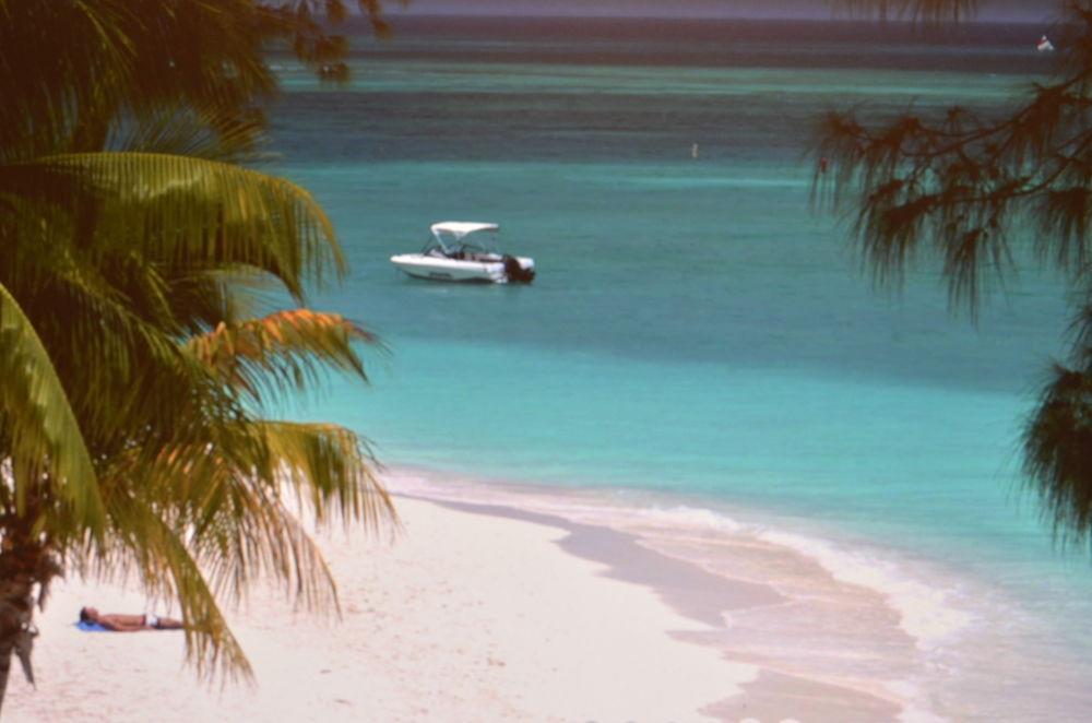 Morritts Tortuga Club Hotel 3*