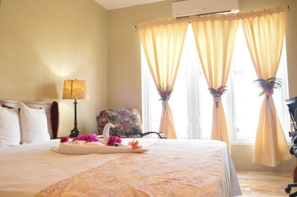 Waters Edge * Montego Bay