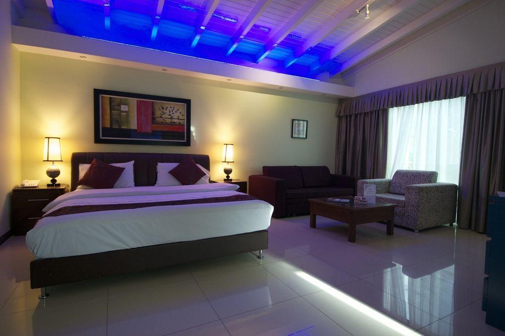Quints Travelers Hotel