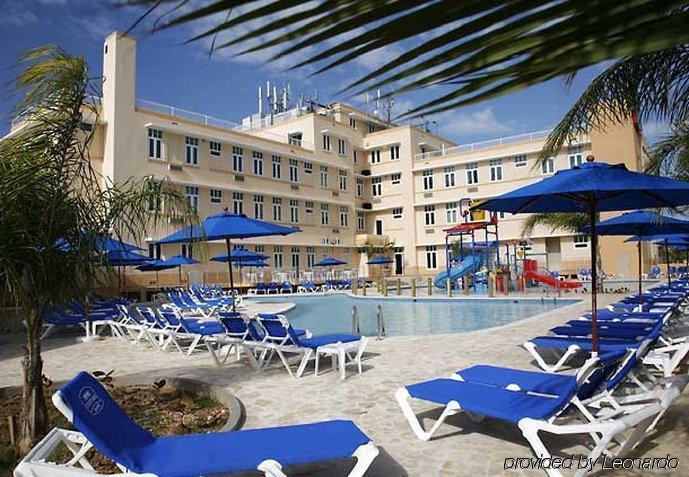 Courtyard 3*