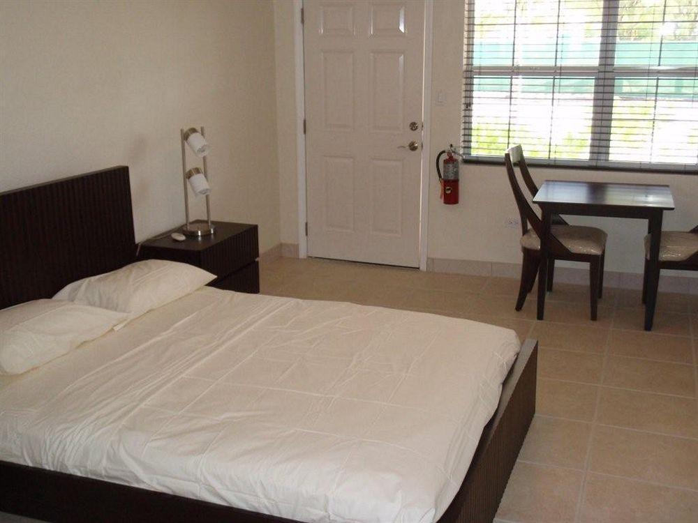 The Riviera, Grand Cayman Hotel George Town