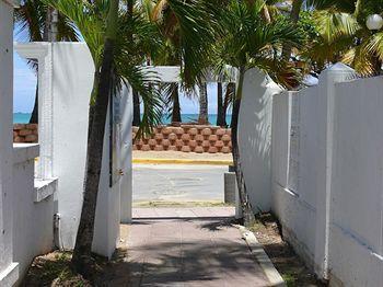 Borinquen Beach 2*